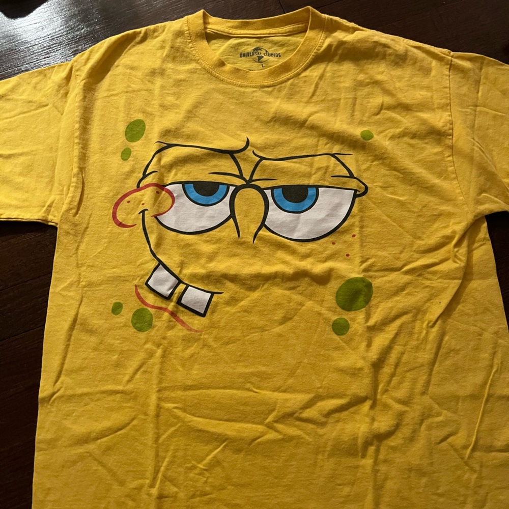 Authentic spongebob shirt from Universal!